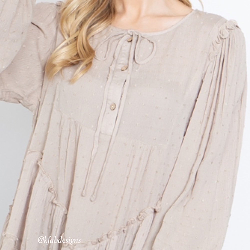 LAST 2! Asymmetric Hem- Functional button and tie detail Khaki Swiss Dot Top! - Picture 4 of 6